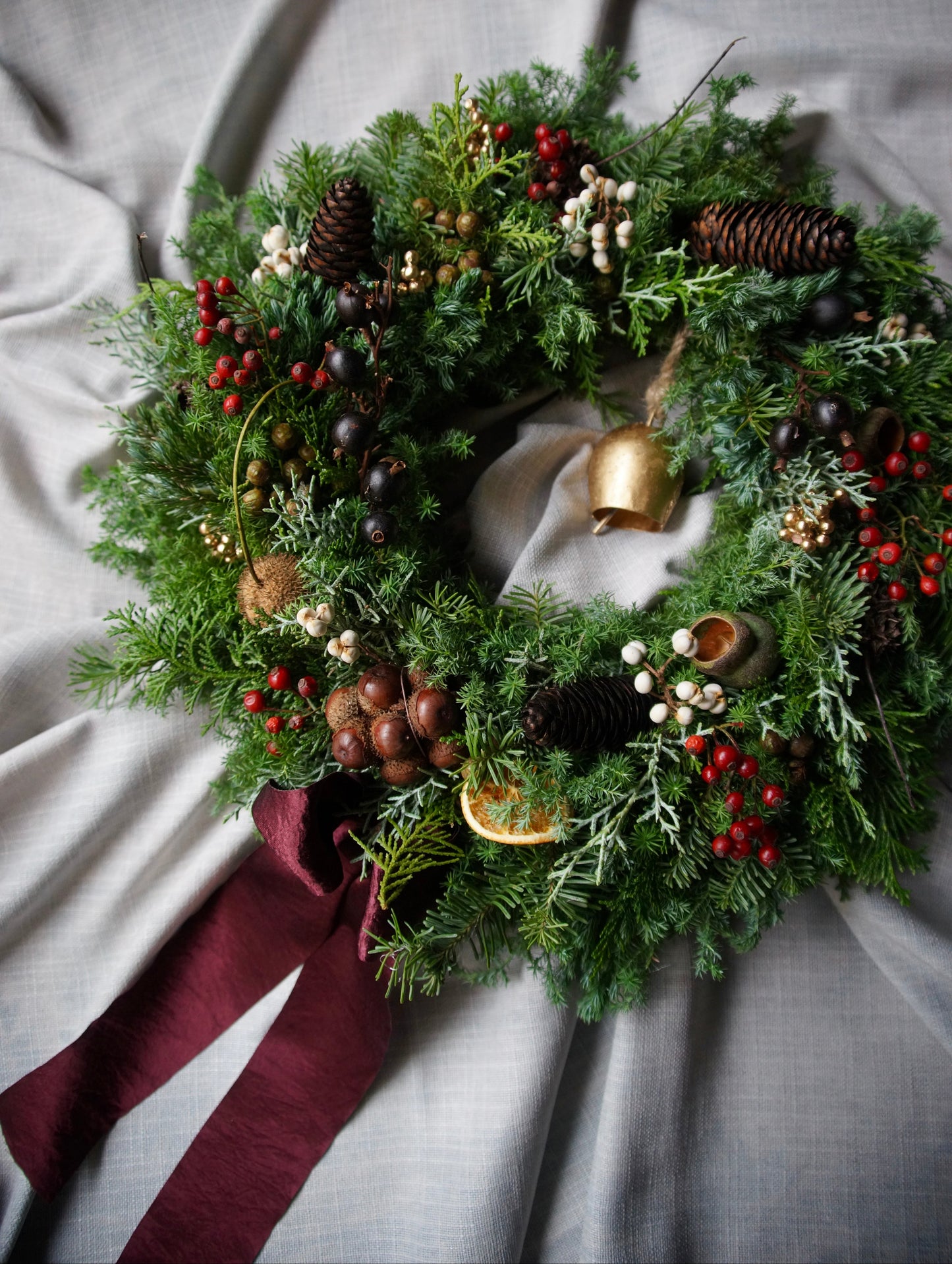 森のぬくもりを纏うクリスマスリース【L】