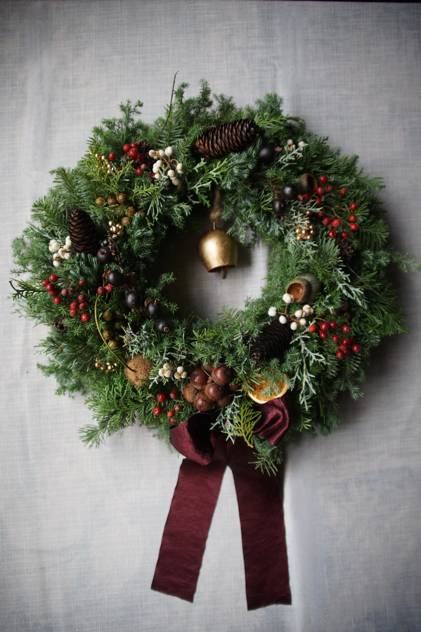 森のぬくもりを纏うクリスマスリース【L】