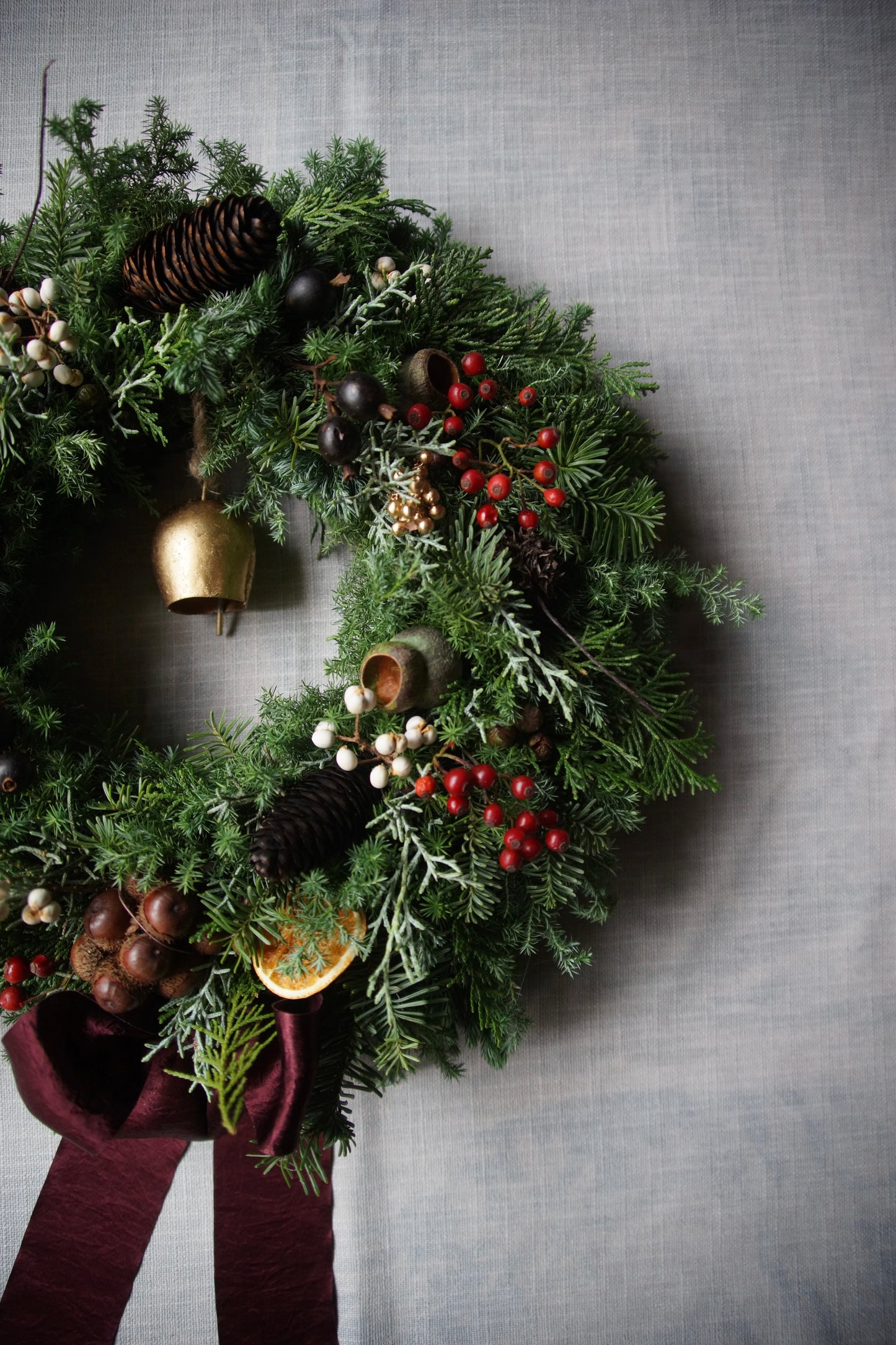 森のぬくもりを纏うクリスマスリース【L】